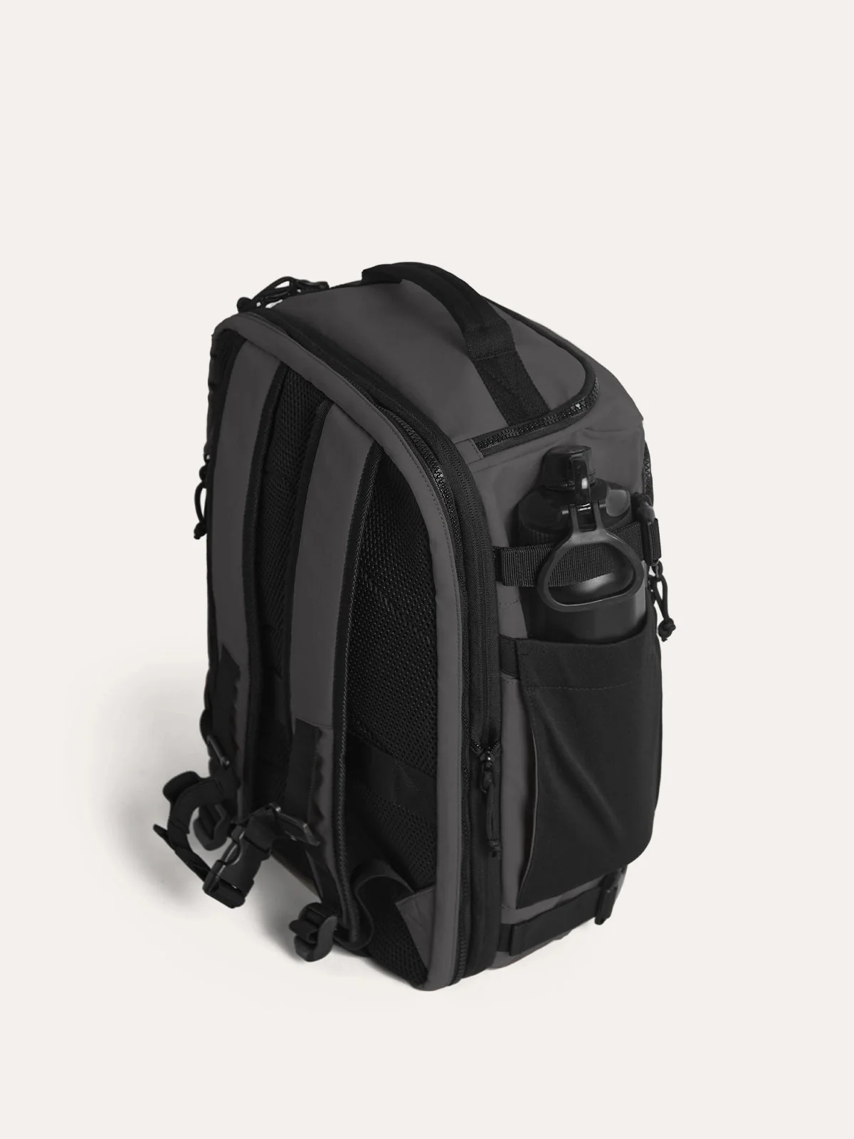 Blast 38L Mesh Travel Backpack - Image 13