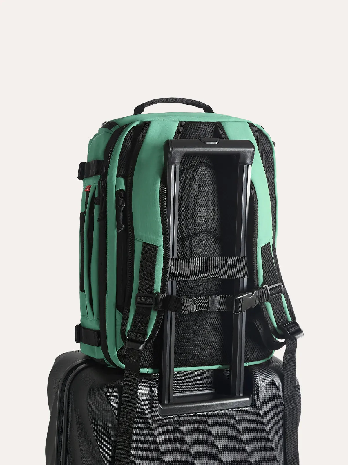 Blast 38L Mesh Travel Backpack - Image 24