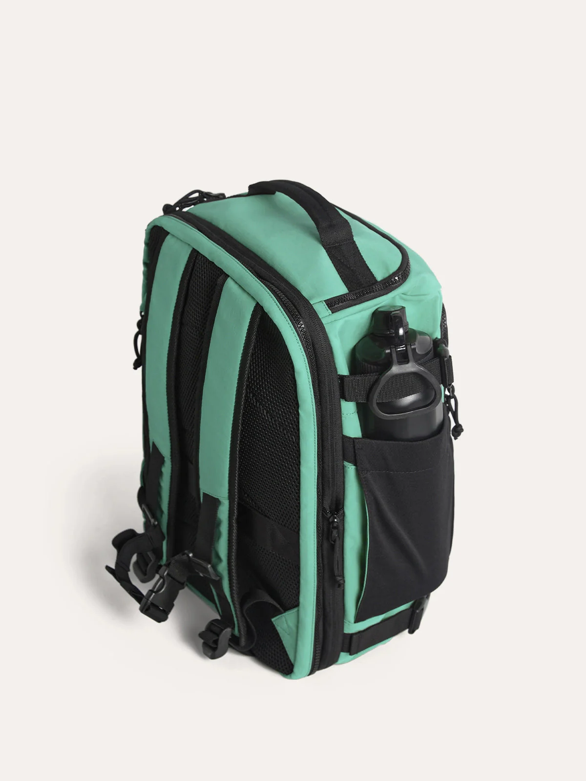 Blast 38L Mesh Travel Backpack - Image 27