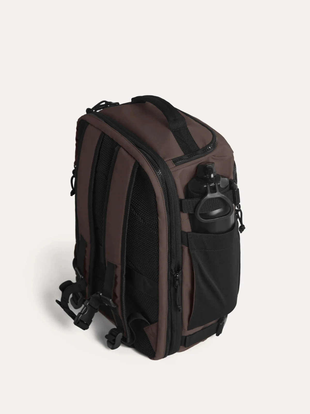 Blast 38L Mesh Travel Backpack - Image 35
