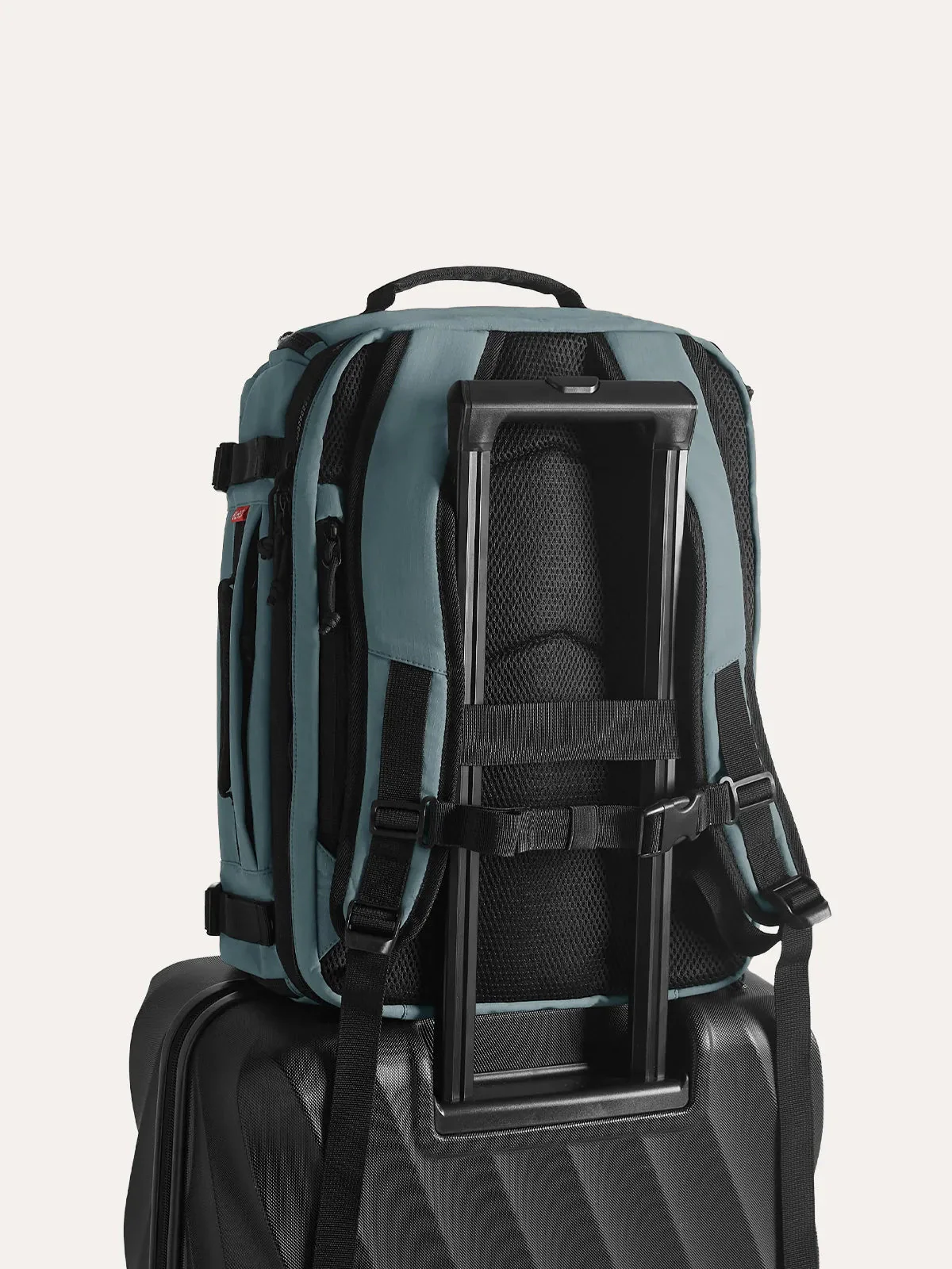 Blast 38L Mesh Travel Backpack - Image 47