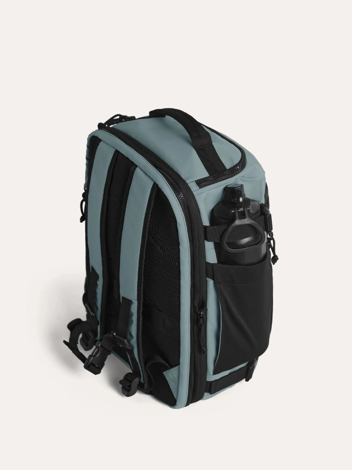 Blast 38L Mesh Travel Backpack - Image 49