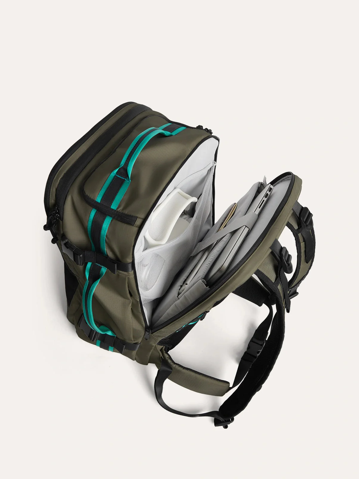 Blast Pro 40L Travel Backpack - Image 9