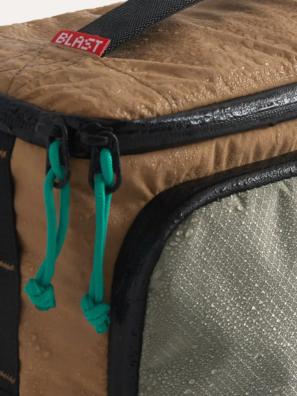 Blast 4.5L Hanging Toiletry Bag - Image 12