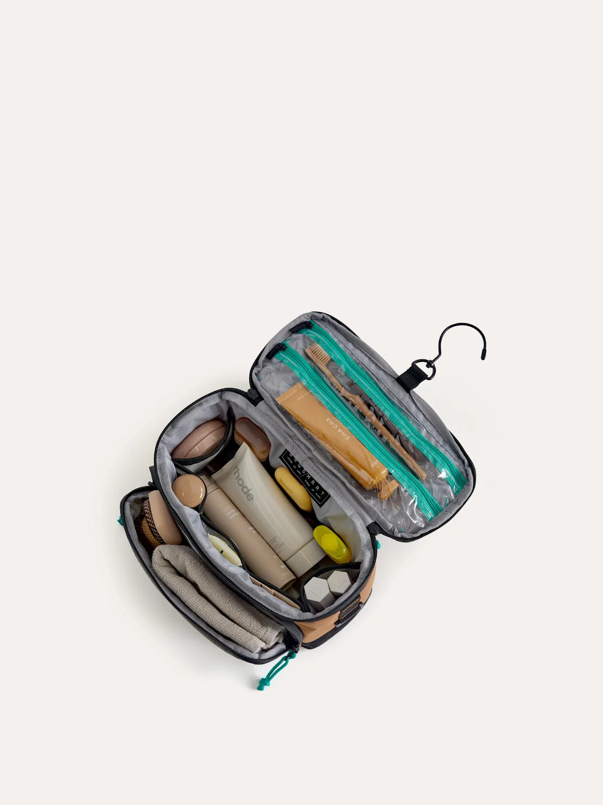 Blast 4.5L Hanging Toiletry Bag - Image 9