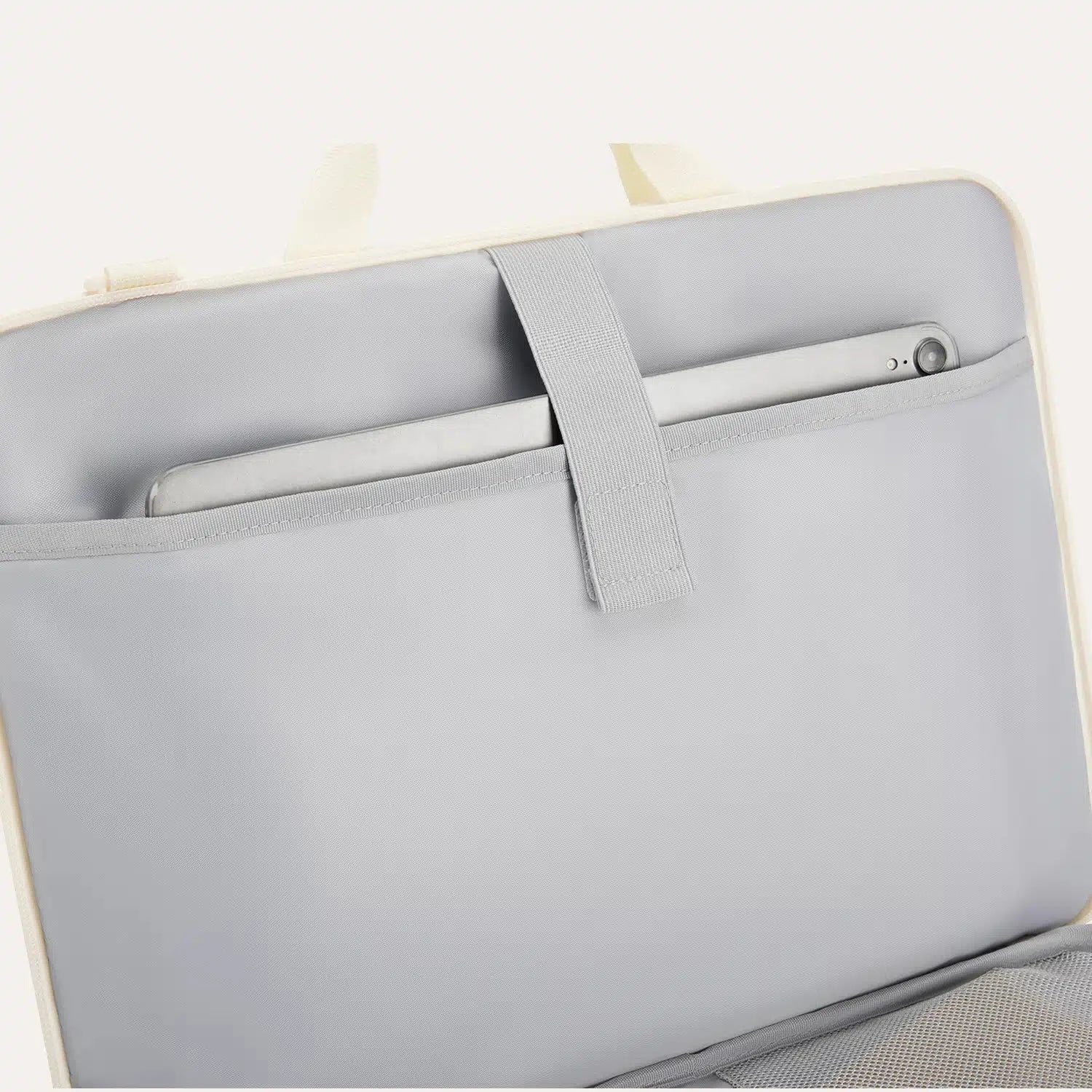 Bubble 15.6" Laptop Sleeve Pro - Image 21
