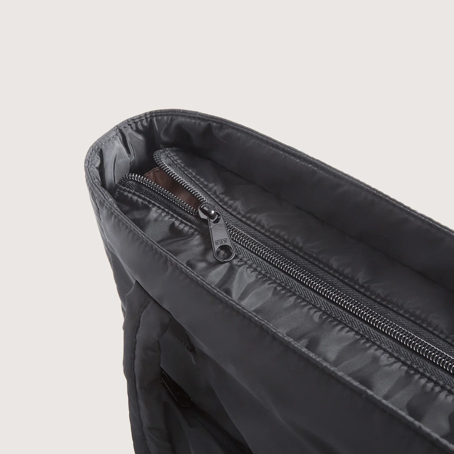 Bubble 21L Puffy Tote - Image 19