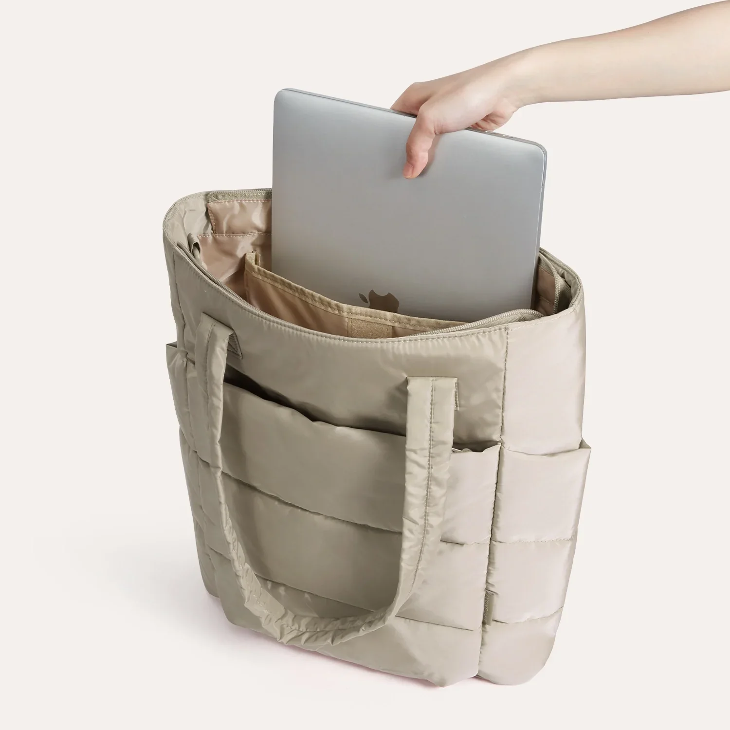 Bubble 21L Puffy Tote - Image 3