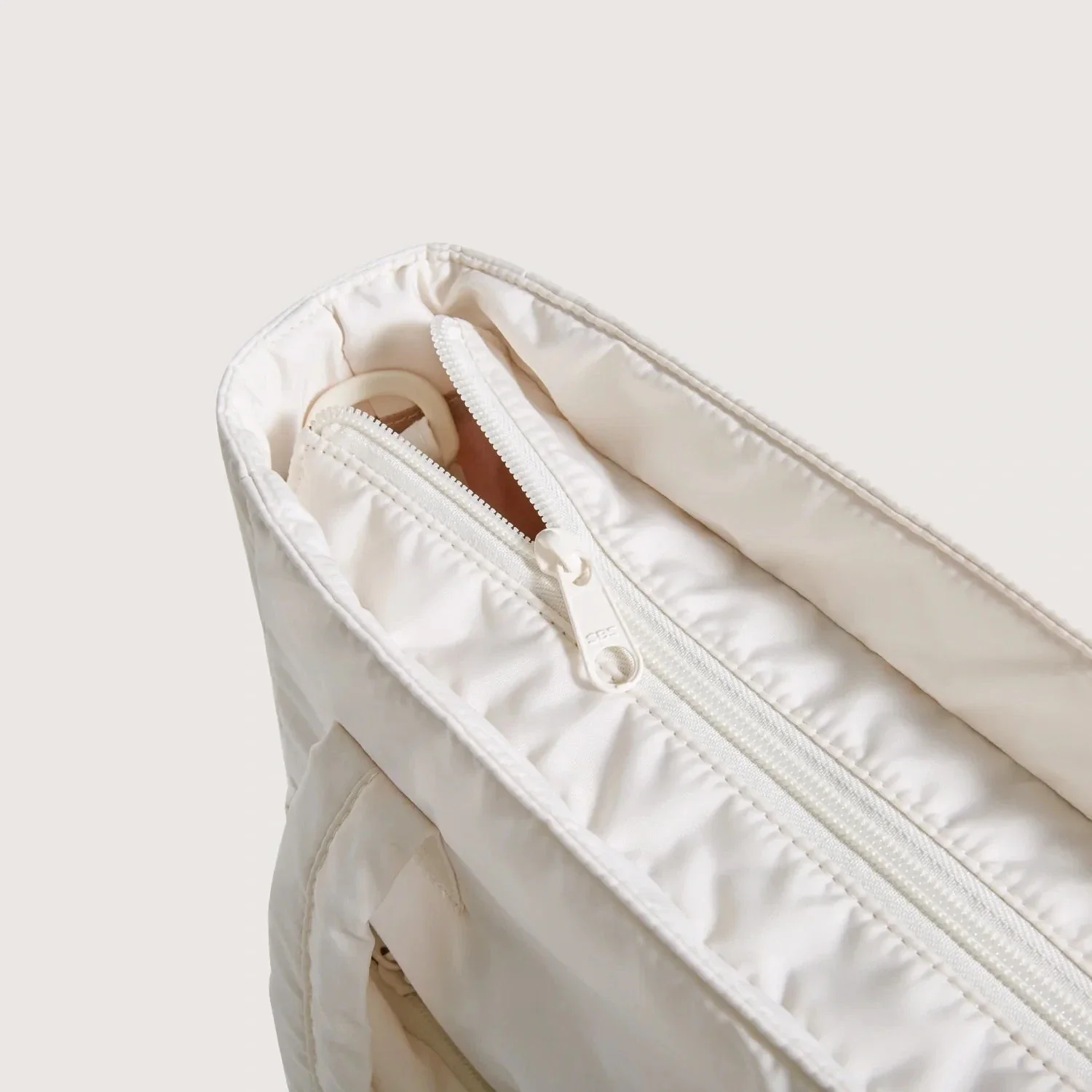 Bubble 21L Puffy Tote - Image 64