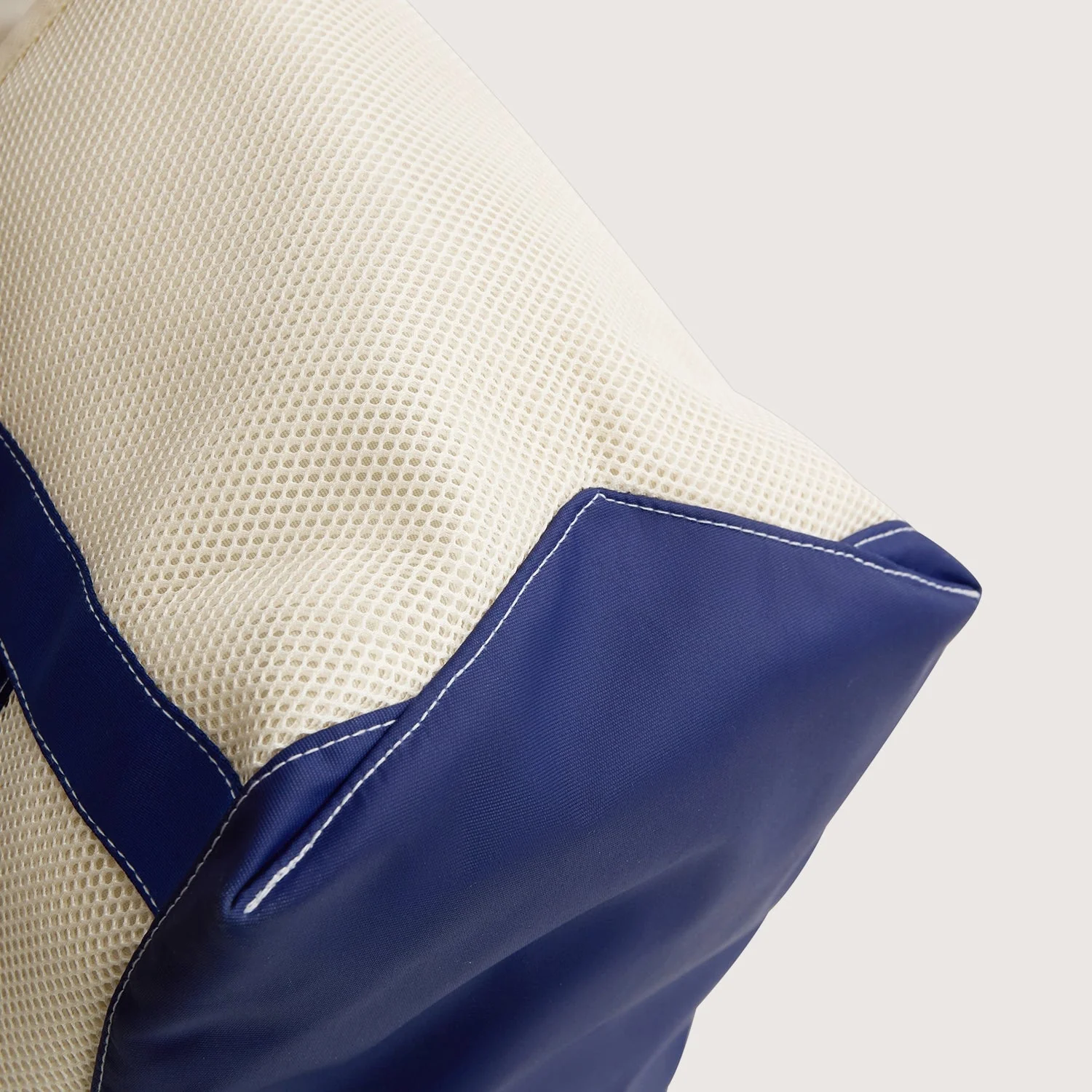 Coast 40L Tote - Image 7