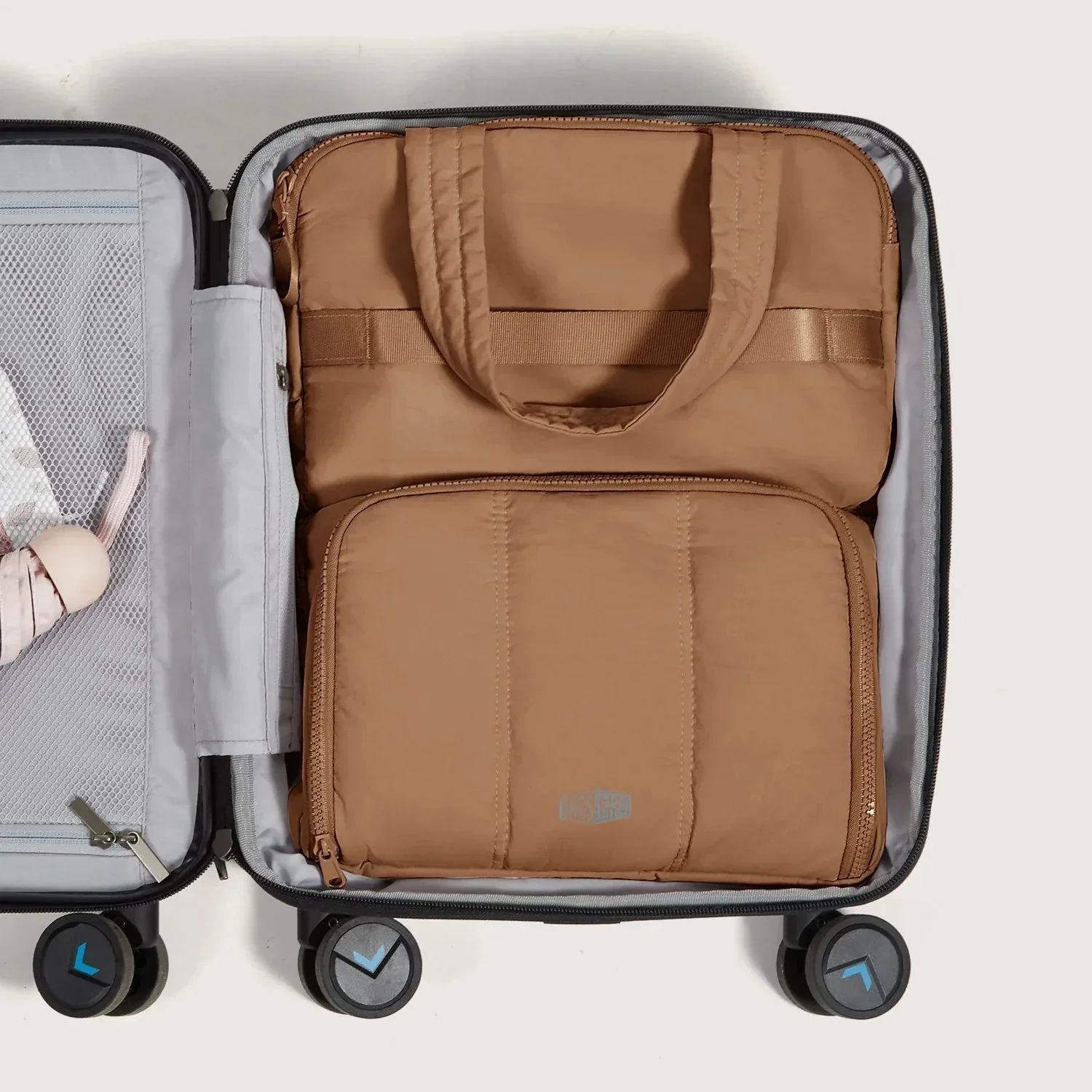 Crush Versatile Toiletry Bag - Image 65