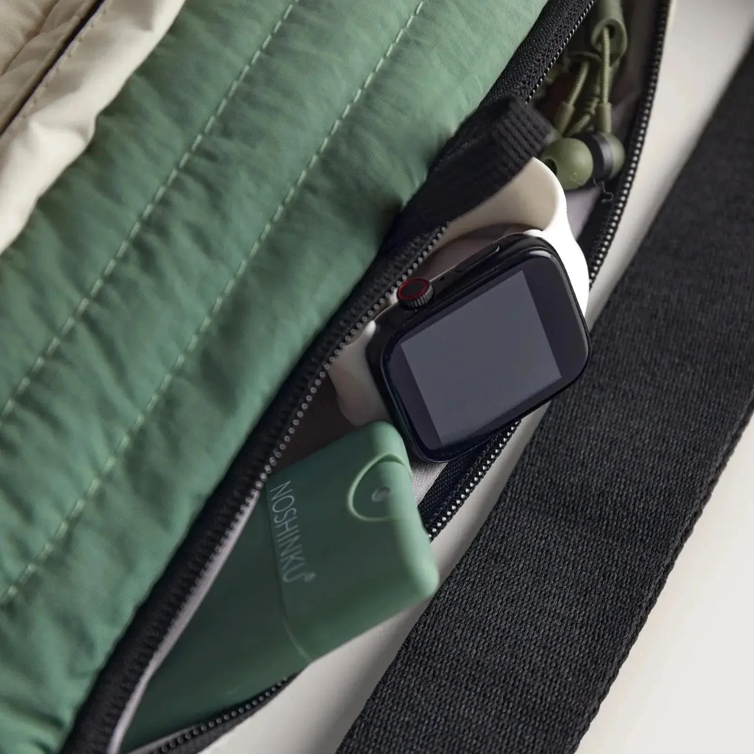Paz 2.5L Belt Bag - Image 9