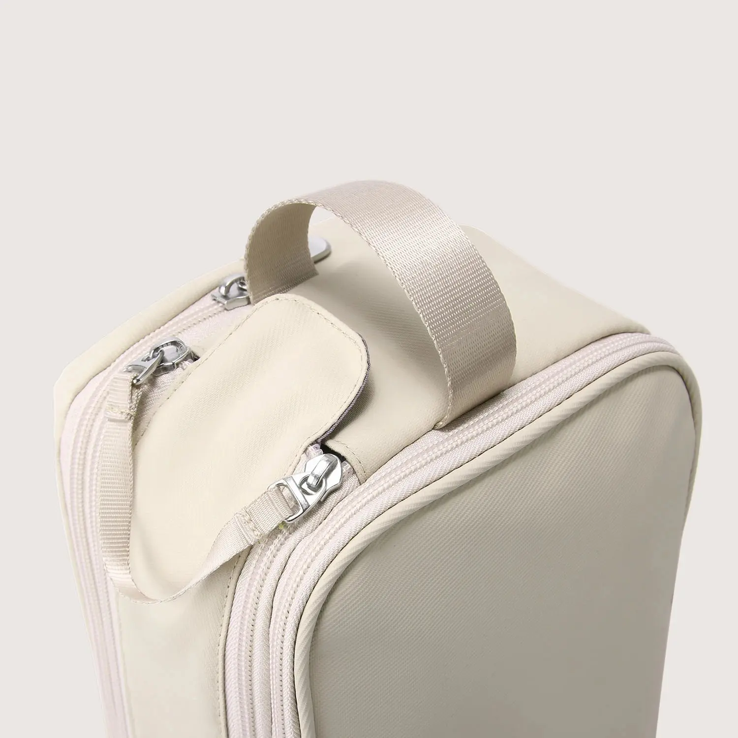 On-road Toiletry Bag - Image 47