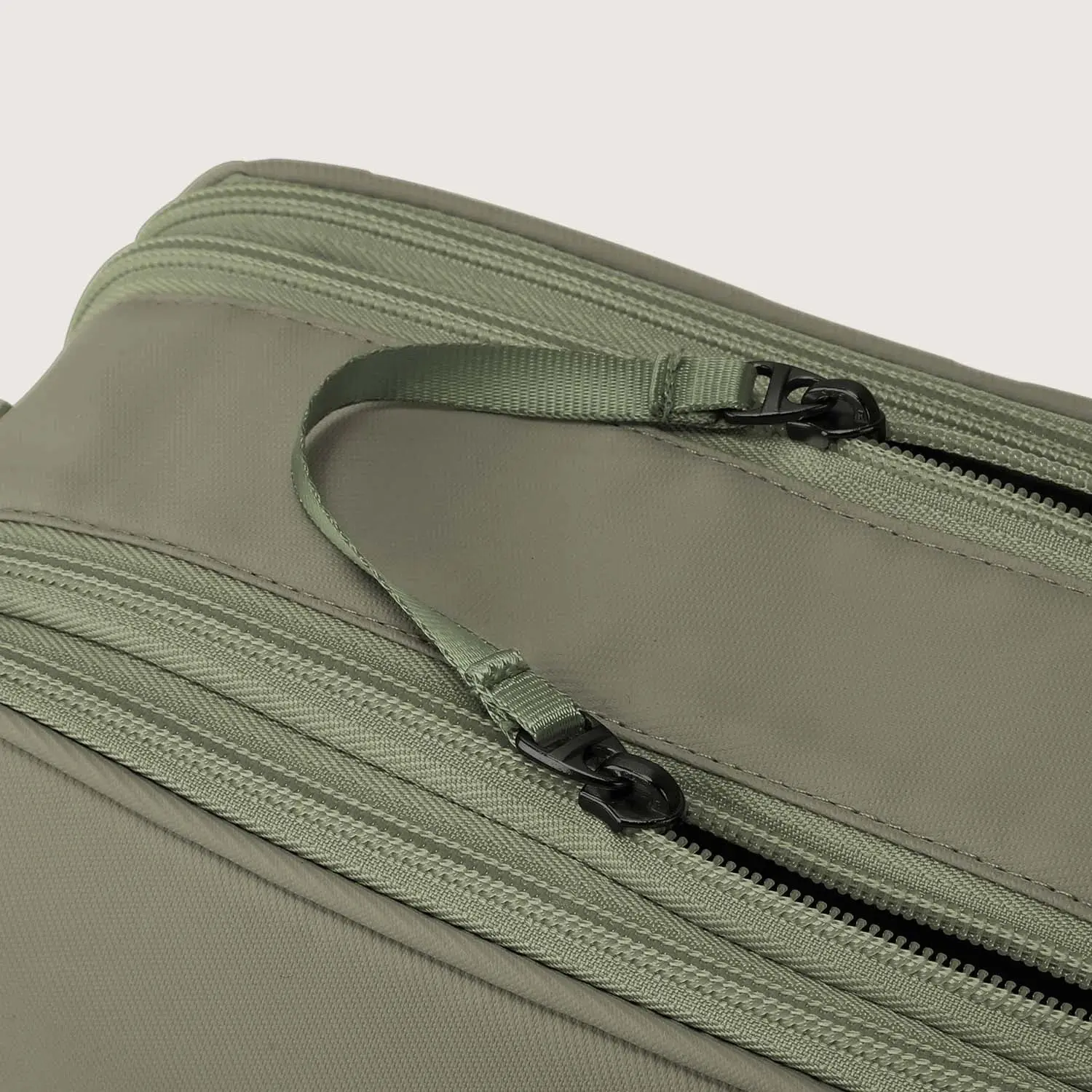 On-road Toiletry Bag - Image 56