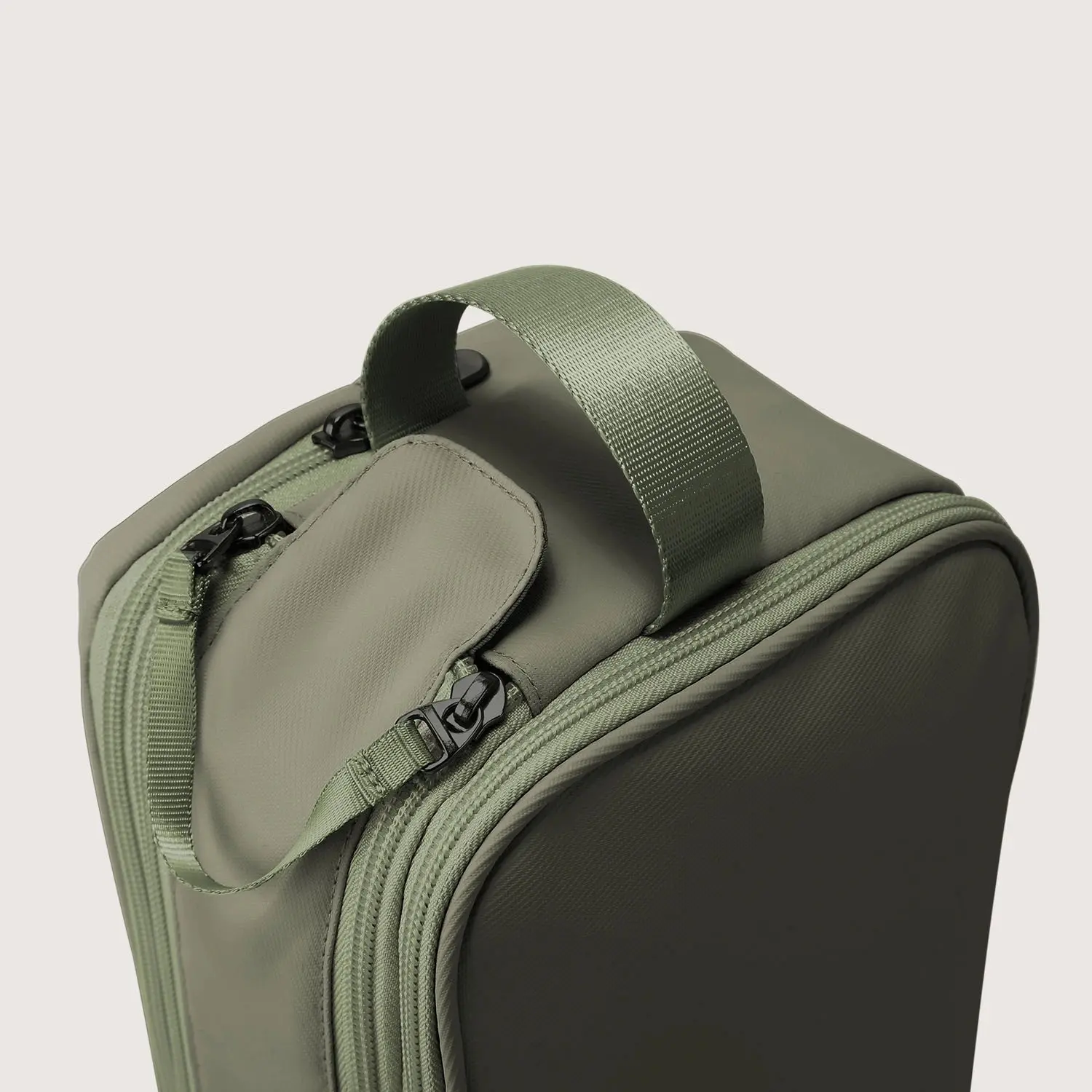 On-road Toiletry Bag - Image 58