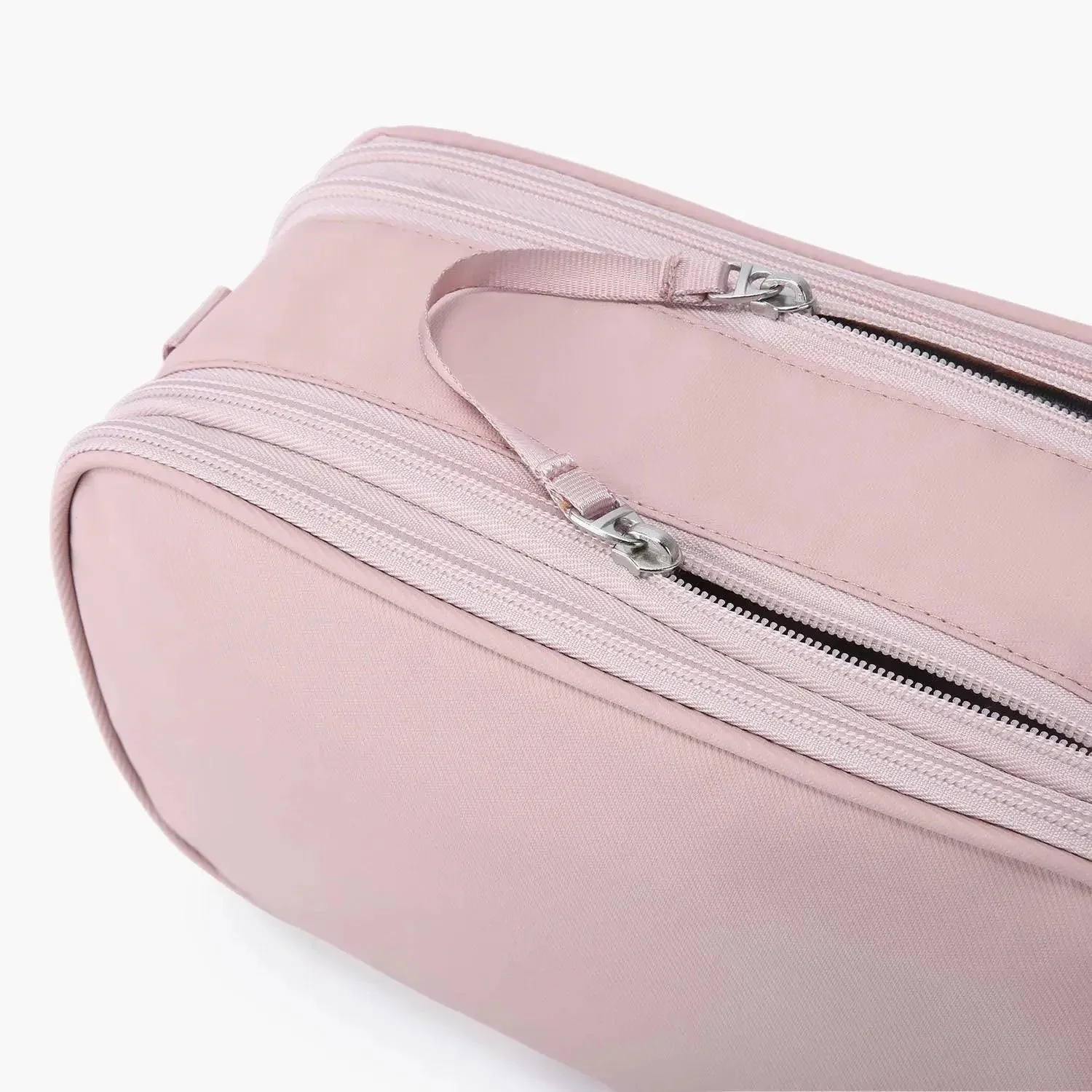 On-road Toiletry Bag - Image 8
