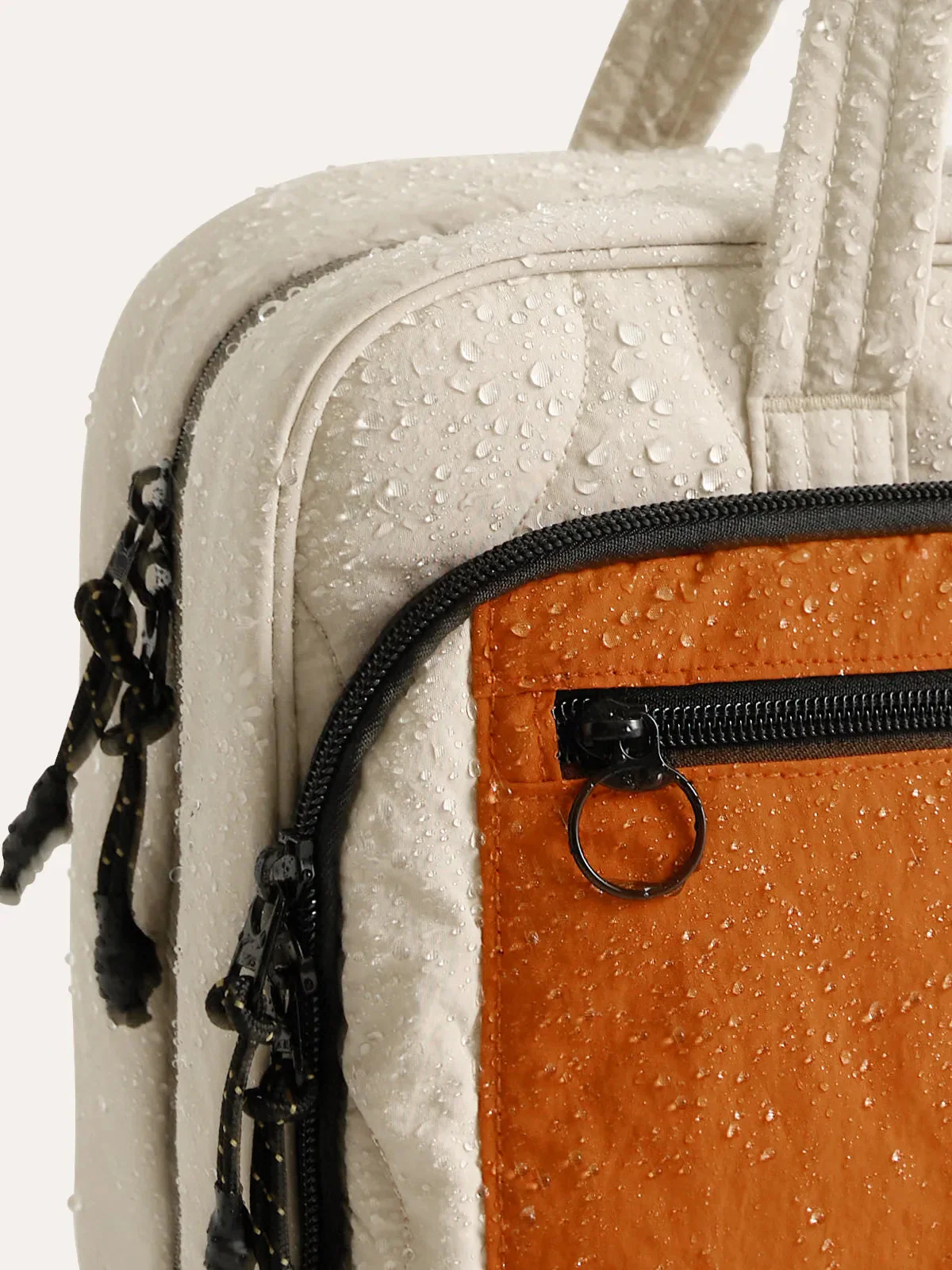 Paz Hanging Toiletry Bag - Image 11