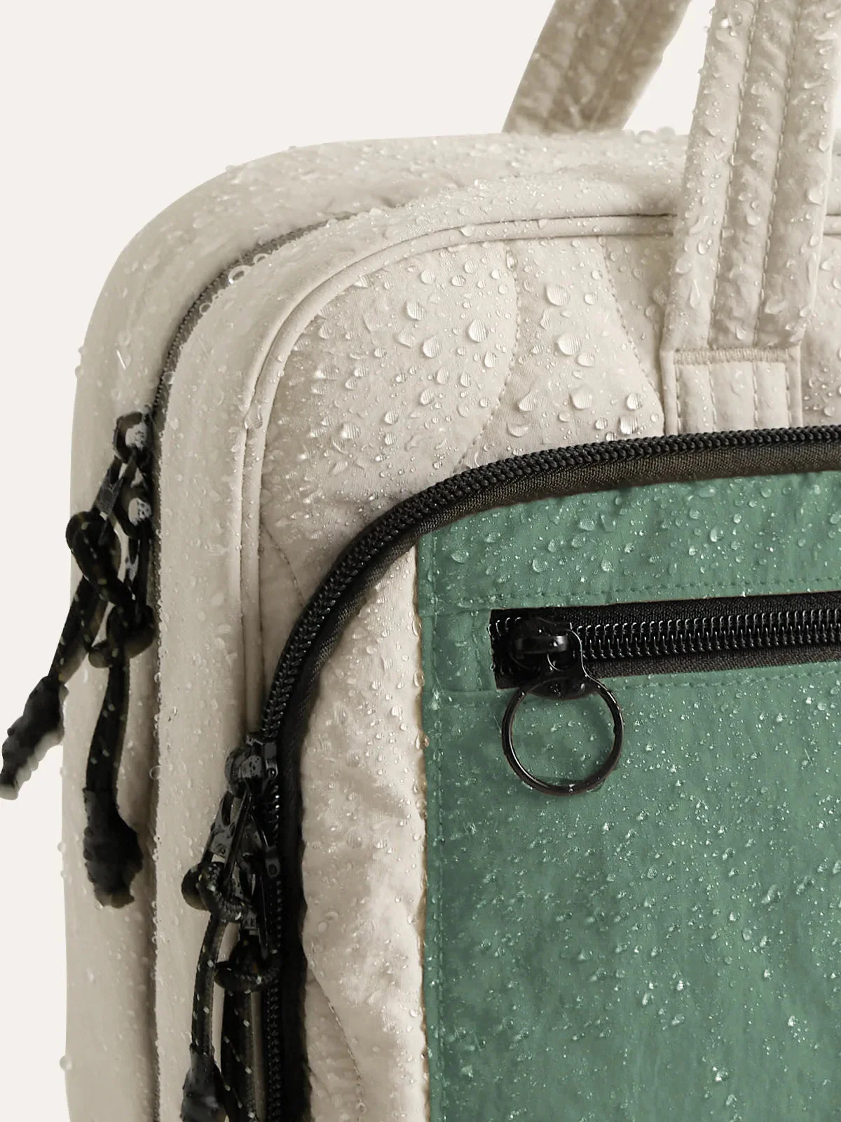 Paz Hanging Toiletry Bag - Image 5