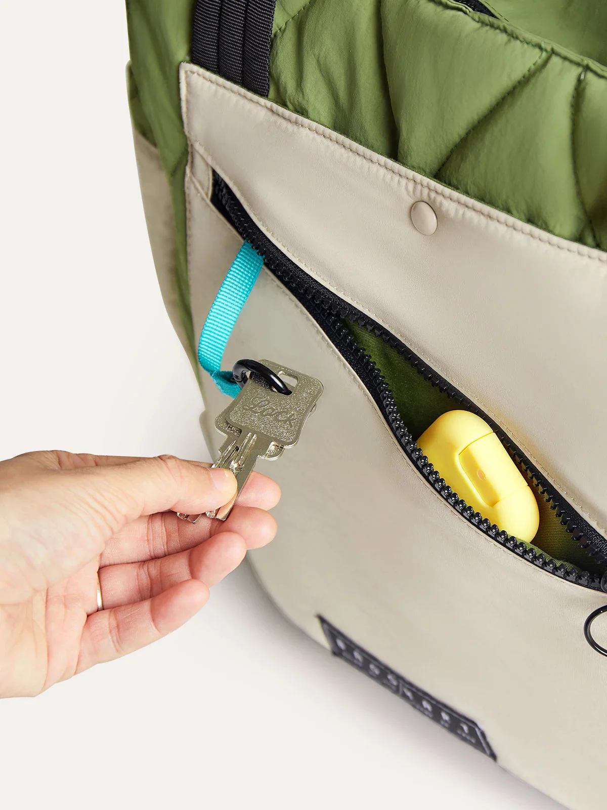 Paz 23L Tote - Image 5